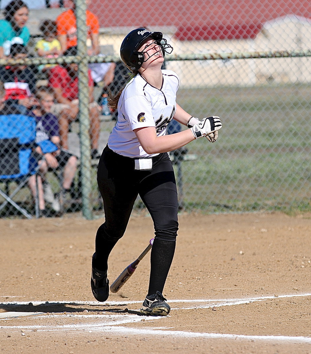 Image: Madison Washington(2) pops one up.