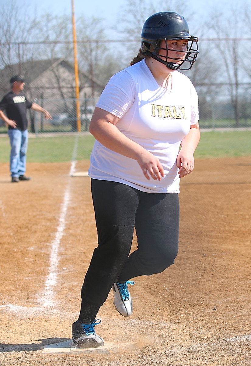 Image: After hitting the game tying RBI, Hailey Duckett scores the winning run with Italy’s 14u Girls rallying back from 4 runs down to win 16-15 over visiting Itasca.