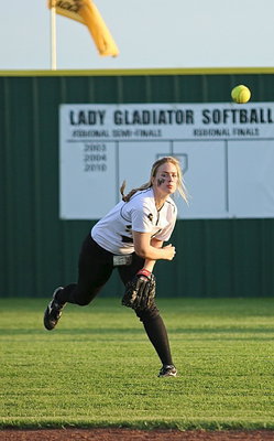 Image: Madison Washington(2) relays the ball to her teammates.