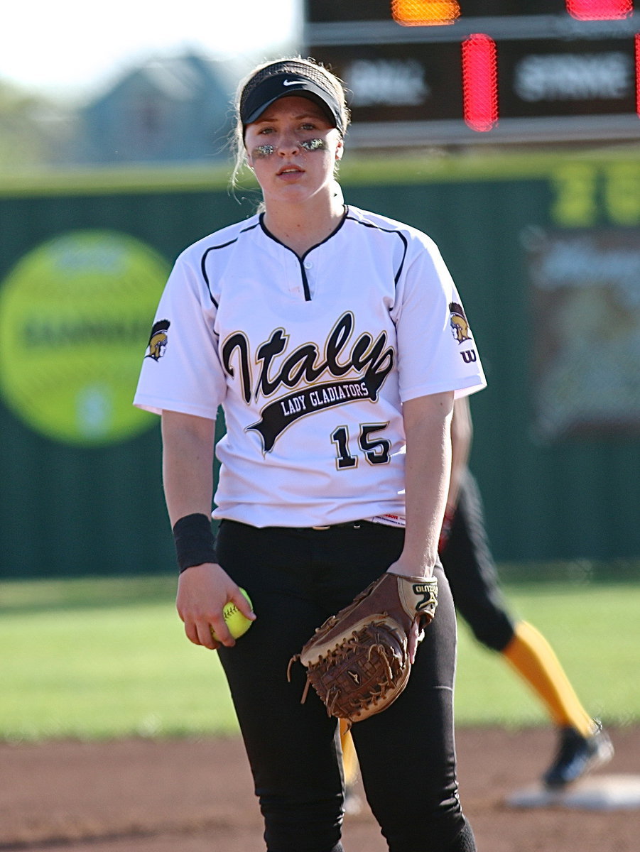 Image: Jaclynn Lewis(15) intimidated Itasca’s hitters.