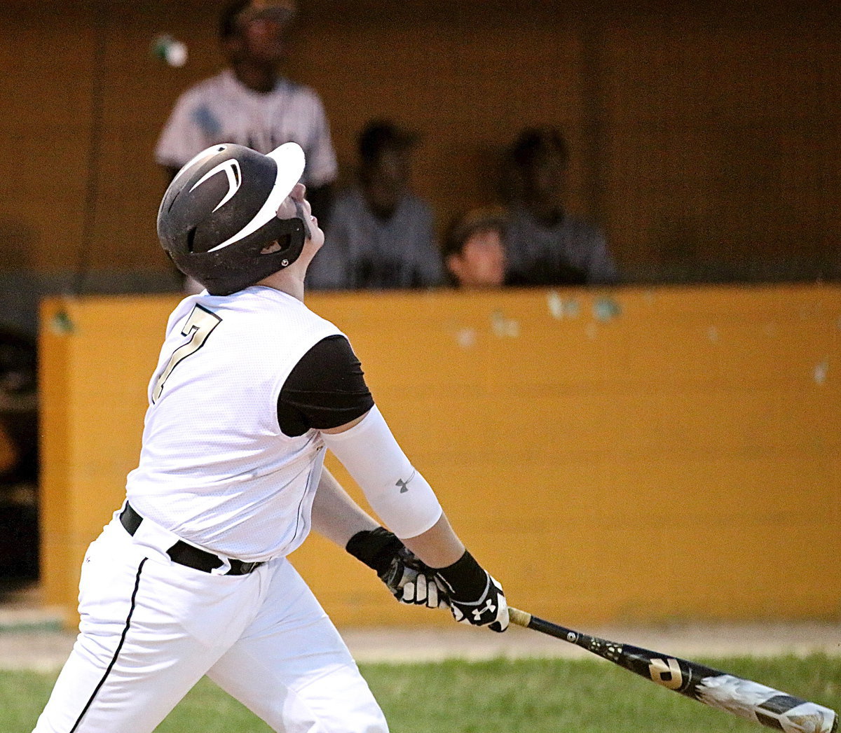 Image: Junior Gladiator John Escamilla(7) gets on base with a single.