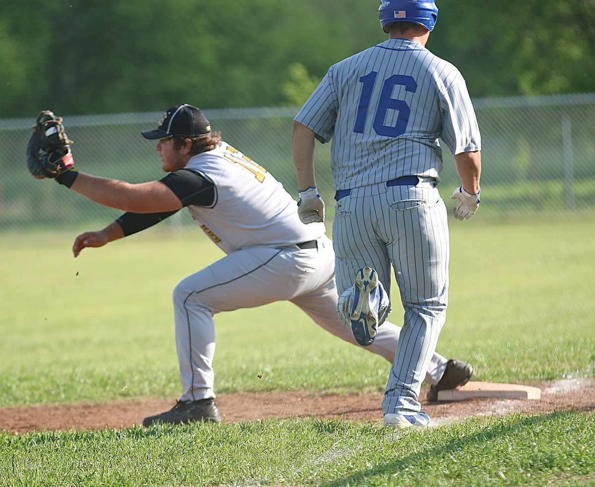 Image: Gladiator senior Kevin Roldan(16) with a huge day for Italy, secures another out at first-base. Roldan helped Italy wrap up the undisputed district championship with two games remaining on the schedule. With the 11-5 win, Italy secures a first-round bye and an automatic bi-district championship as well.