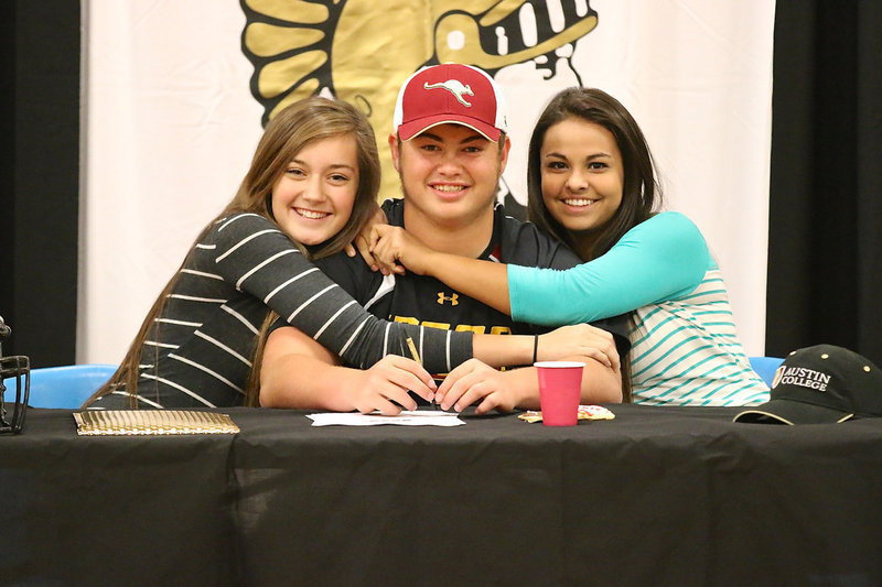 Image: Lady Gladiators Jozie Perkins and Ashlyn Jacinto are gonna miss old Zain next year with Zain now committed to play football for Austin College in Sherman, Texas.