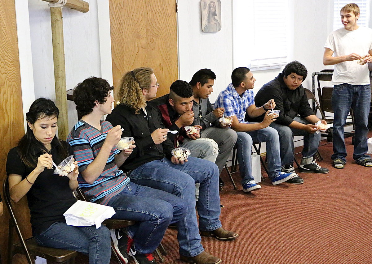 Image: Kyle Mackovich (far right) entertains his classmates while Johnny Campos, Andrew McCasland, Shadrach Newman, Miguel Estrada, Javier Enriquez, Reynaldo Salas, and Mariano Perez continue to enjoy some ice cream.