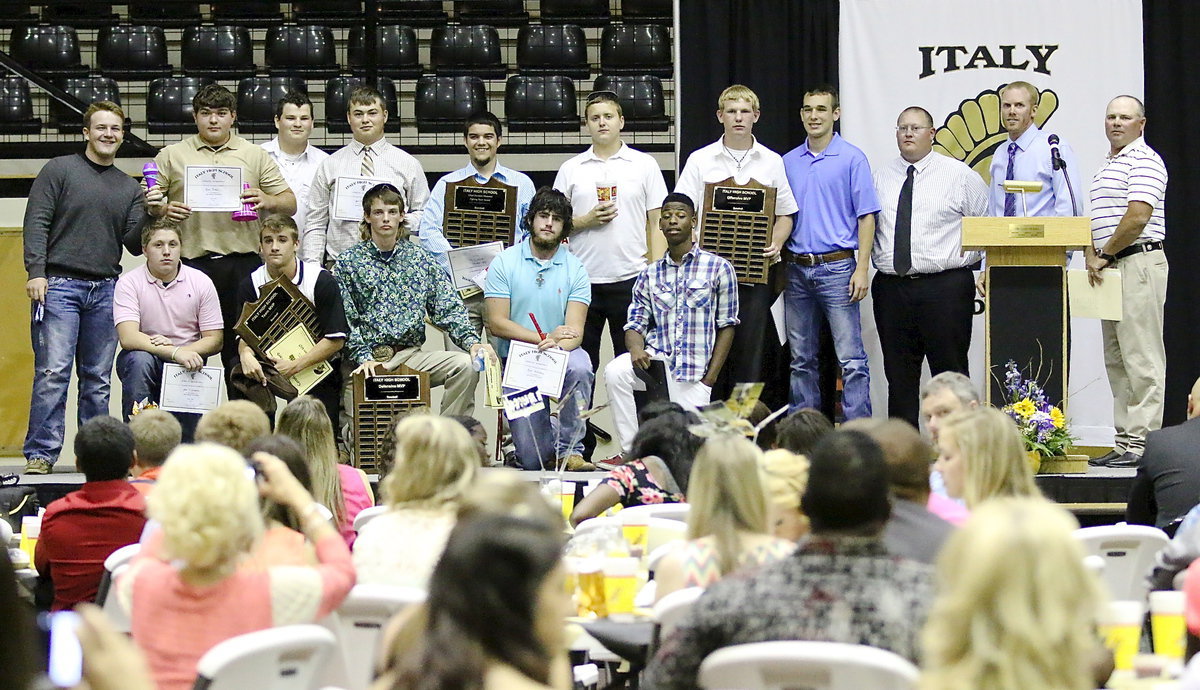 Image: Representing Gladiator Baseball are (back row) Tyler Vencill, Kevin Roldan, John Byers, Zain Byers, Tyler Anderson (Fighting Heart Award), Bailey Walton, Cody Boyd (Offensive MVP), Ryan Connor, Assistant Coach Brandon Ganske, Head Coach Jon Cady and Assistant Coach Jackie Cate. (Front row) John Escamilla, Levi McBride (Loyd Davidson Team MVP), Ty Windham (Defensive MVP), Kyle Fortenberry and Eric Carson.