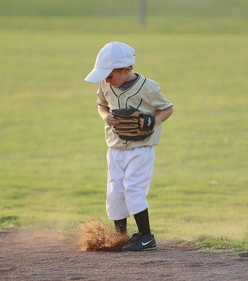 Image: Oh, yeah, Riley Roldan(14) proves we can kick sand up as good as anybody in the T-Ball division!