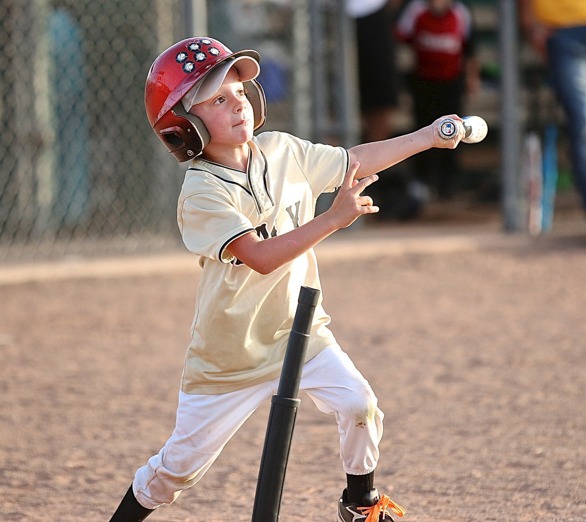 Image: Italy’s Hunter Copeland(2) hits all of that one…