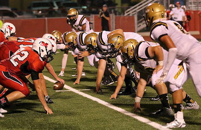 Image: The Gladiator defense tries to keep Maypearl penned down.
