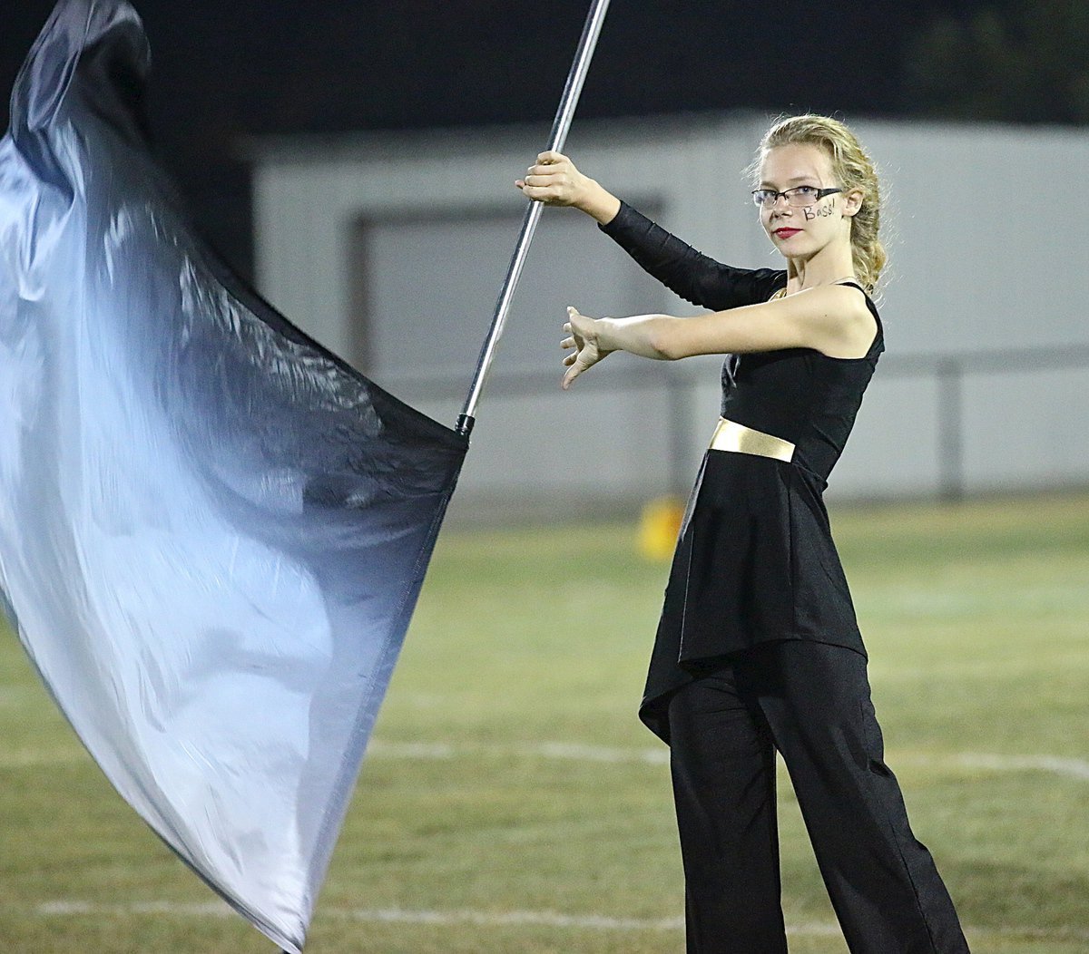 Image: Paige Cunningham flags down a photographer.