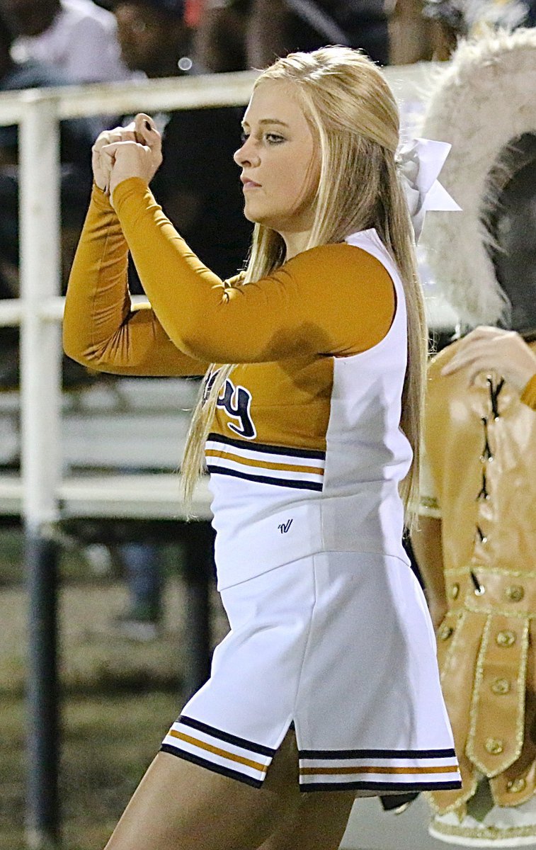 Image: Italy HS cheerleader Annie Perry and the Gladiators found their groove against Frost.