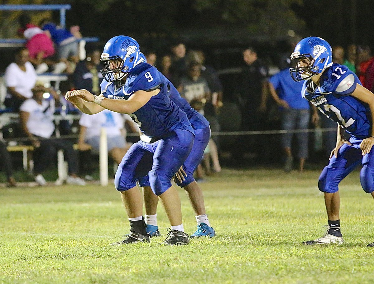 Image: Bulldog quarterback Tyler Fedrick(9) calls for the ball.