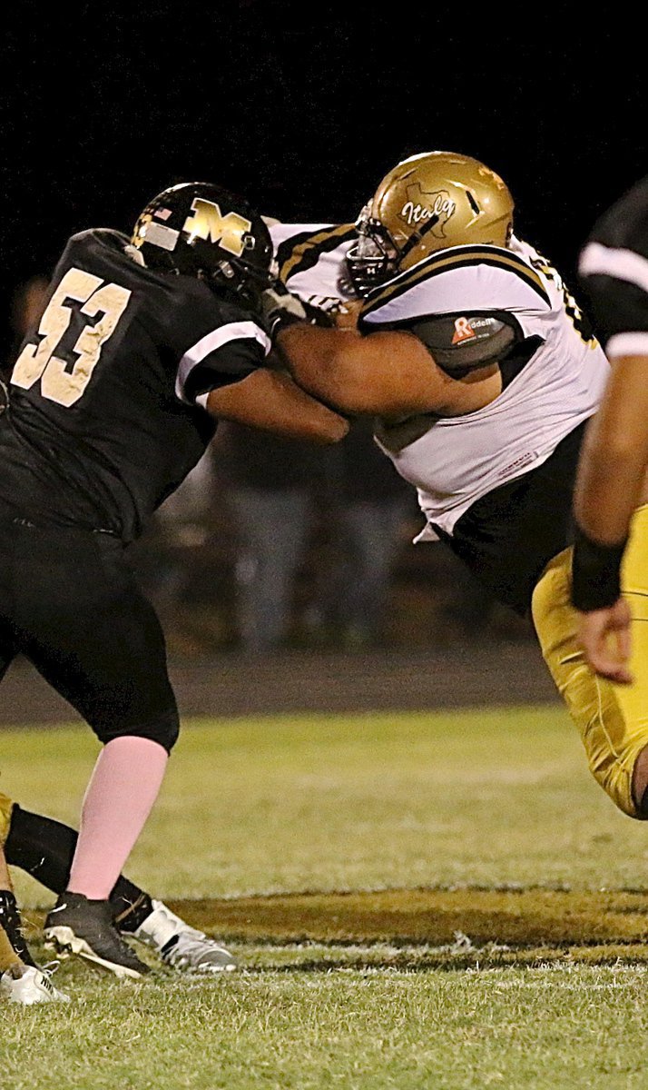 Image: Italy’s Ty Fernandez(64) tangles with a Yellowjacket in the trenches.