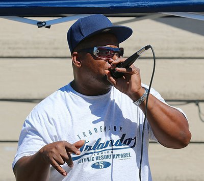 Image: The musical talents of Johnny “King Rap J” Johnson entertained customers of Dynamic Kut’z during Customer Appreciation Day in Italy, Texas.