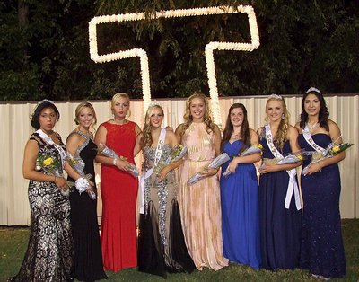 Image: Julissa Hernandez, Bailey Eubank, Madison Washington, Kelsey Nelson, Jaclynn Lewis, Reagan Cockerham, Annie Perry and Elizabeth Garcia form the 2014 Italy High School Homecoming Court with Nelson crowned being queen during halftime. Congrats, Ladies!