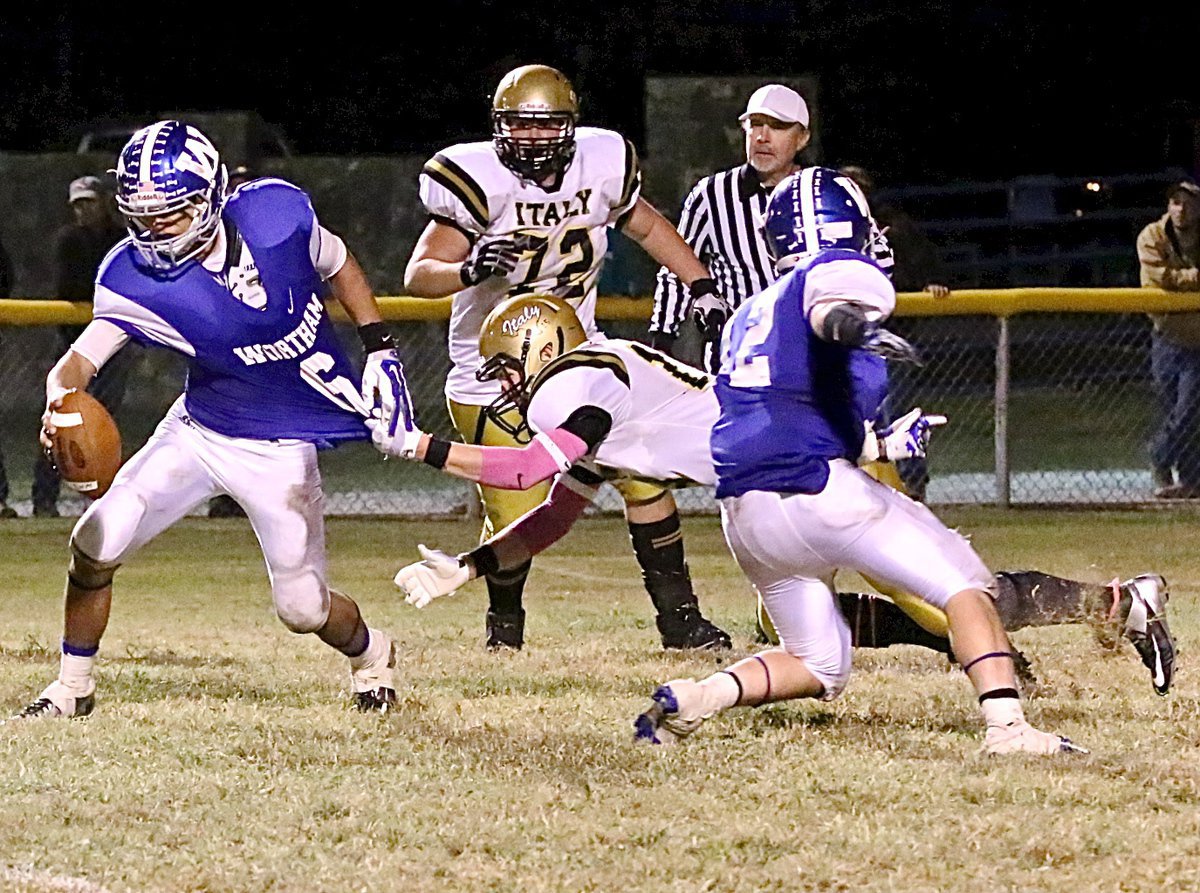 Image: How about back-to-back sacks for Cody Boyd(15) who pulls down Wortham’s quarterback with one hand. Now you’re just showing off, Cody.