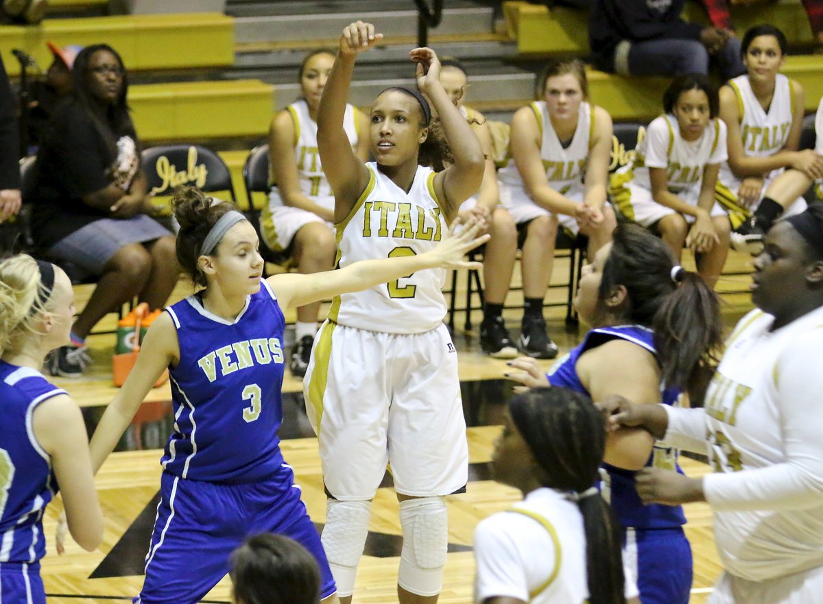 Image: Emmy Cunningham(2) had a game high 20-points to help the Italy Lady Gladiators dominate the visiting Venus Lady Bulldogs 65-23.