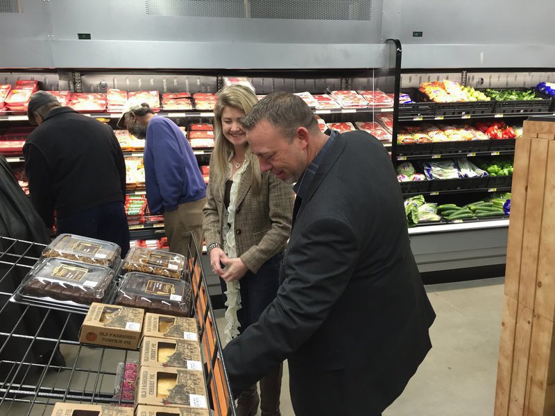 Image: Councilman Farmer doing his morning shopping.