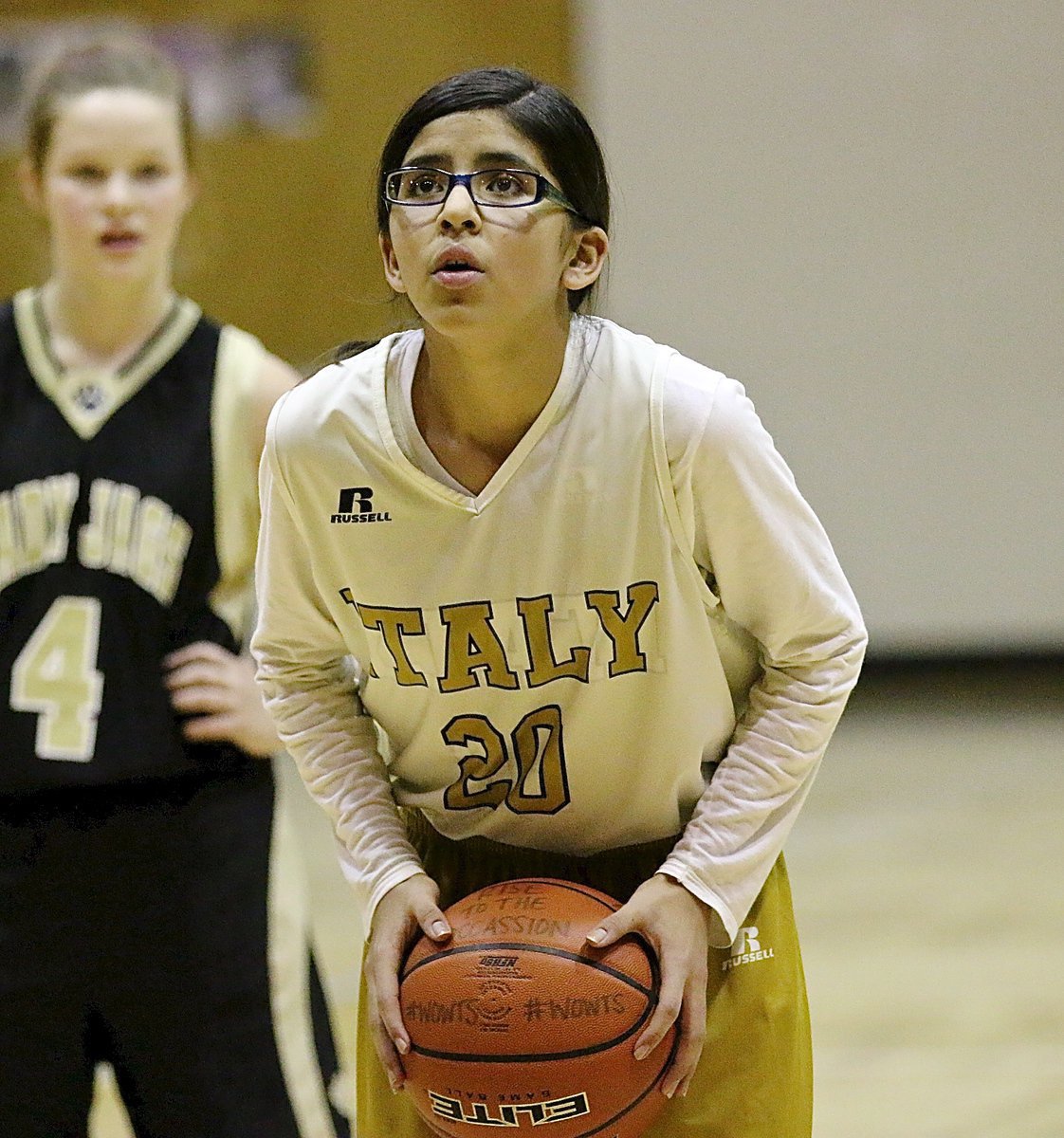 Image: Andrea Galvan(20) takes her time at the free-throw line.