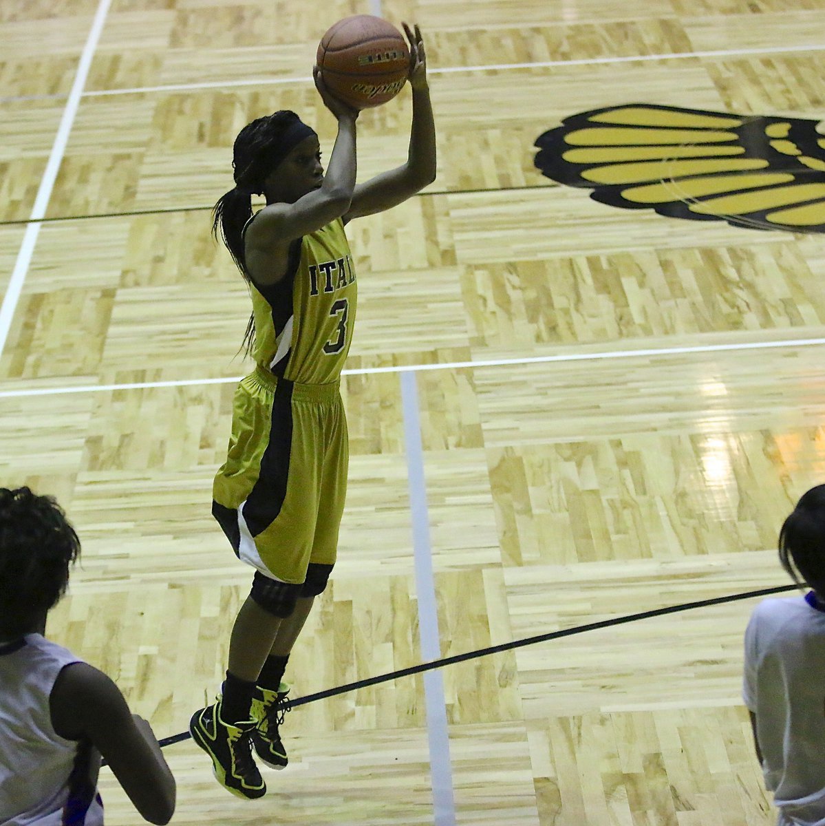 Image: Lady Gladiator Kortnei Johnson(3) pops a jumper early in the first-quarter setting the tone for the senior’s game -high 29-points against Dallas Gateway.