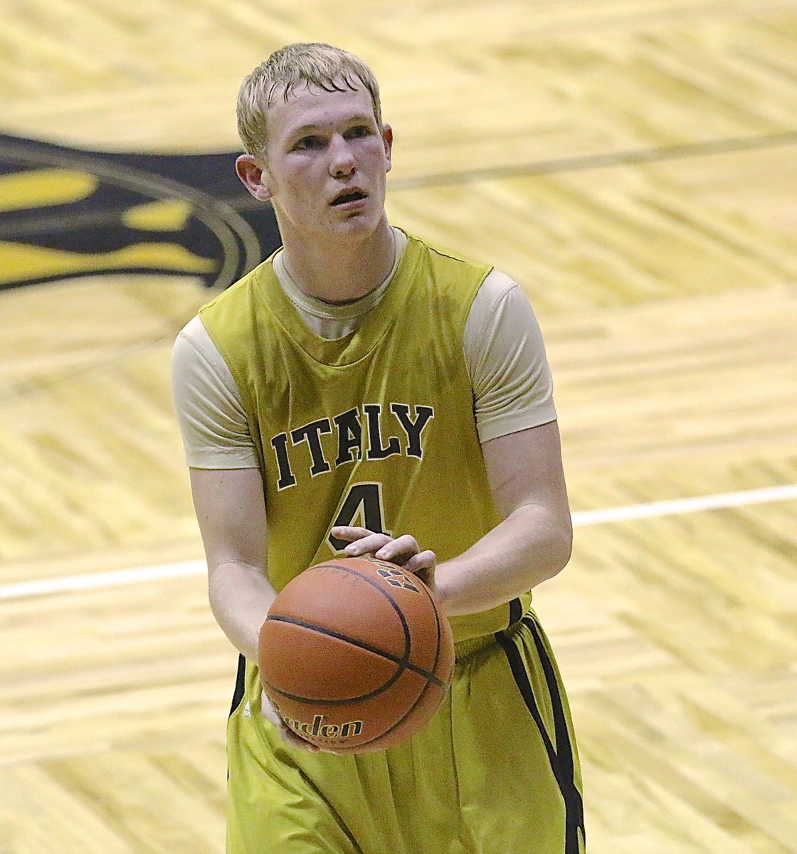 Image: Gladiator Cody Boyd(4) drops in a free-throw.