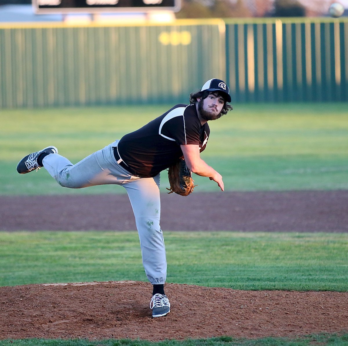 Image: Italy’s Kyle Fortenberry goes to the mound for Italy and keeps the Eagles grounded.