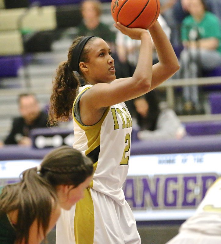 Image: Lady Gladiator Emmy Cunningham(2) hit 5-of-8 from the stripe against Santo.