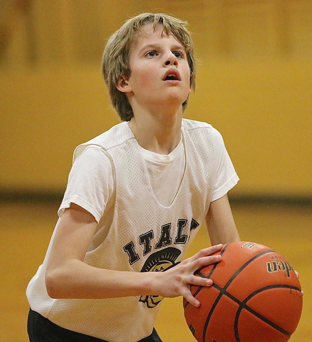 Image: Reece Janek(12) hits 2-out of-4 from the free throw line.