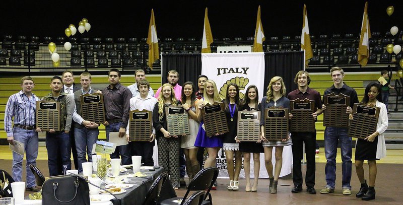 Image: Engraved plaque award winners during the Italy High School first annual Fall 2015 Athletic Banquet are (L-R): John Morgan, Joe Celis, Coach David Weaver, Clay Riddle, David De La Hoya, Aaron Pitmon, Dylan McCasland, Brycelen Richards, Austin Pittmon, April Lusk, Fabian Cortez, Hannah Washington, Ashlyn Jacinto, Cassidy Childers, Halee Turner, Ryan Connor, Clayton Miller and T’Keya Pace.