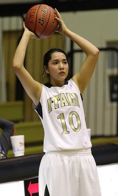Image: Emily Guzman(10) does a bit of everything for the Lady Gladiators JV squad. Guzman also scored 4-points during the game against Itasca.