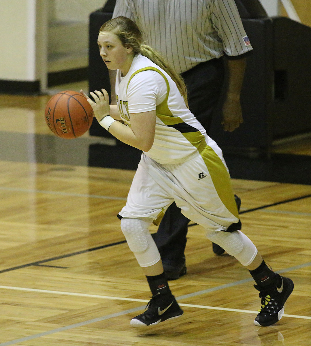 Image: Italy’s Brycelen Richards(11) pushes the ball toward the playoffs for the Lady Gladiators.