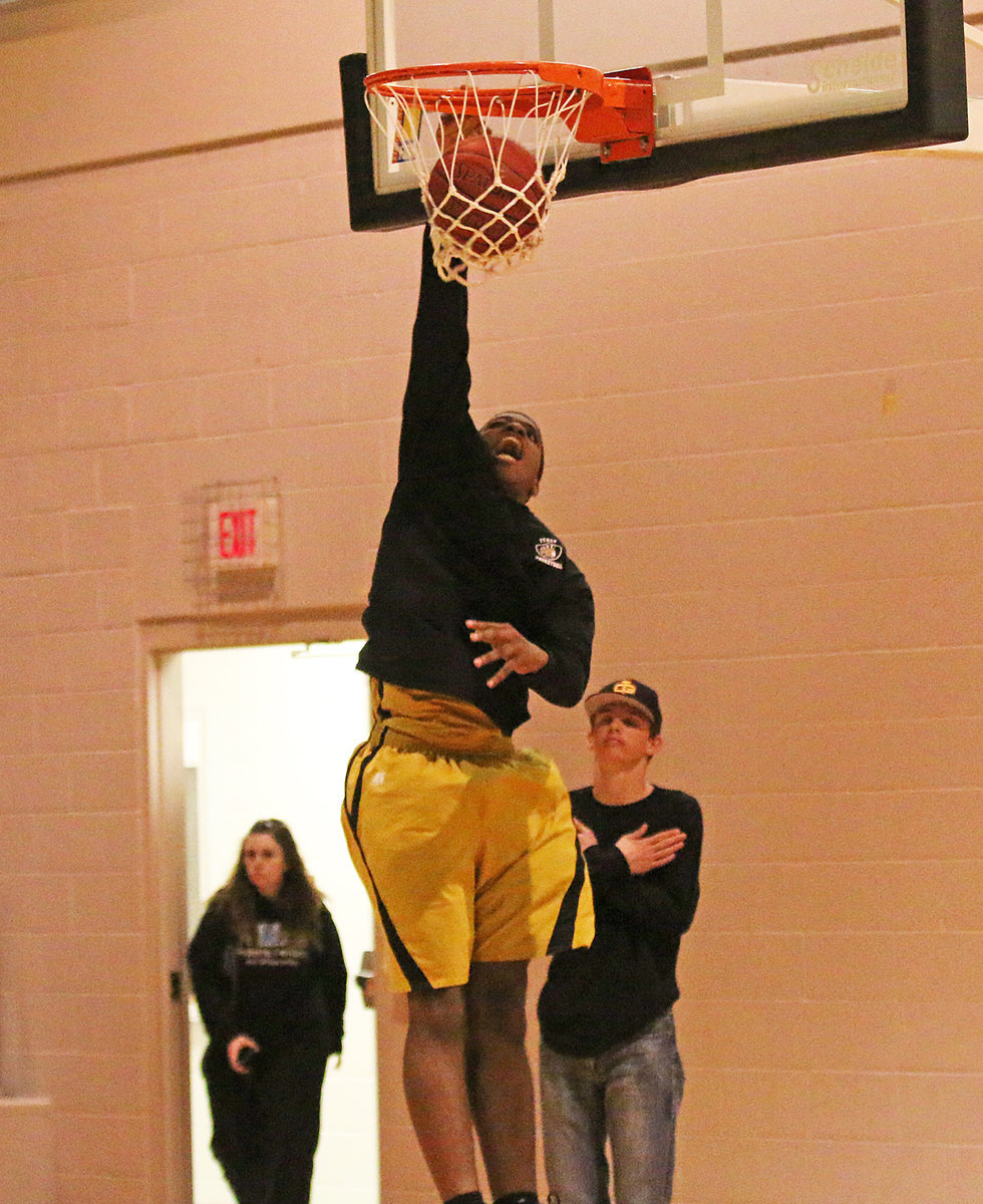 Image: Christian Lightfoot and the Italy Gladiators are ready to slam home the district title with one last win over Itasca.