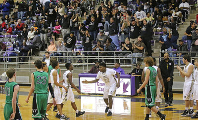 Image: Kendrick Norwood(10) and his long-range bomb to end the third causes Gladiator fans to explode with excitement!