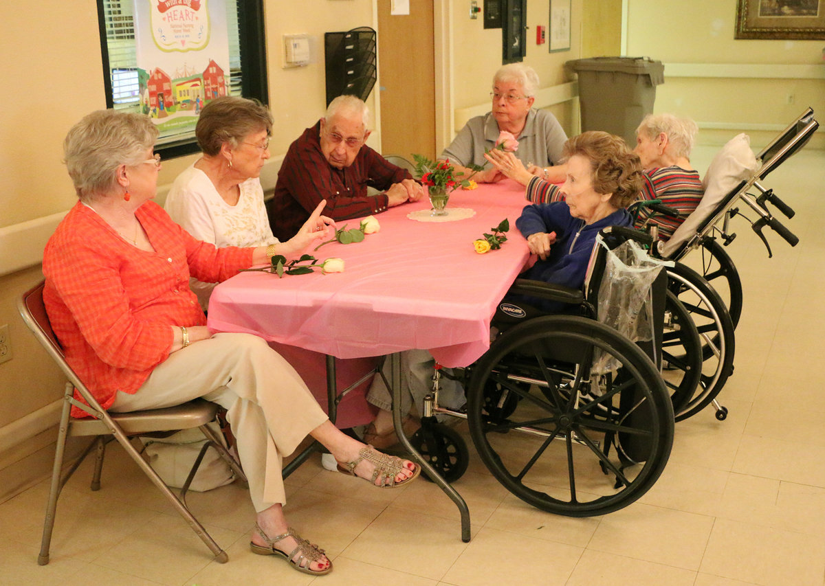 Image: Making the most of pre-meal socializing.