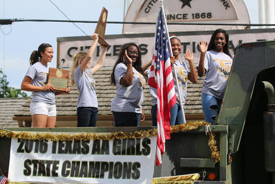 Image: A moment to remember and an entrance worthy of state champions!