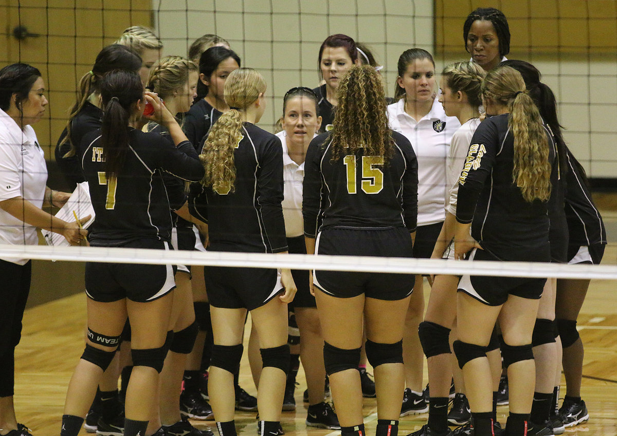 Image: First-year Italy Lady Gladiator head coach Shauna Steinmetz gives instructions to her gals during an intense district battle against Frost.