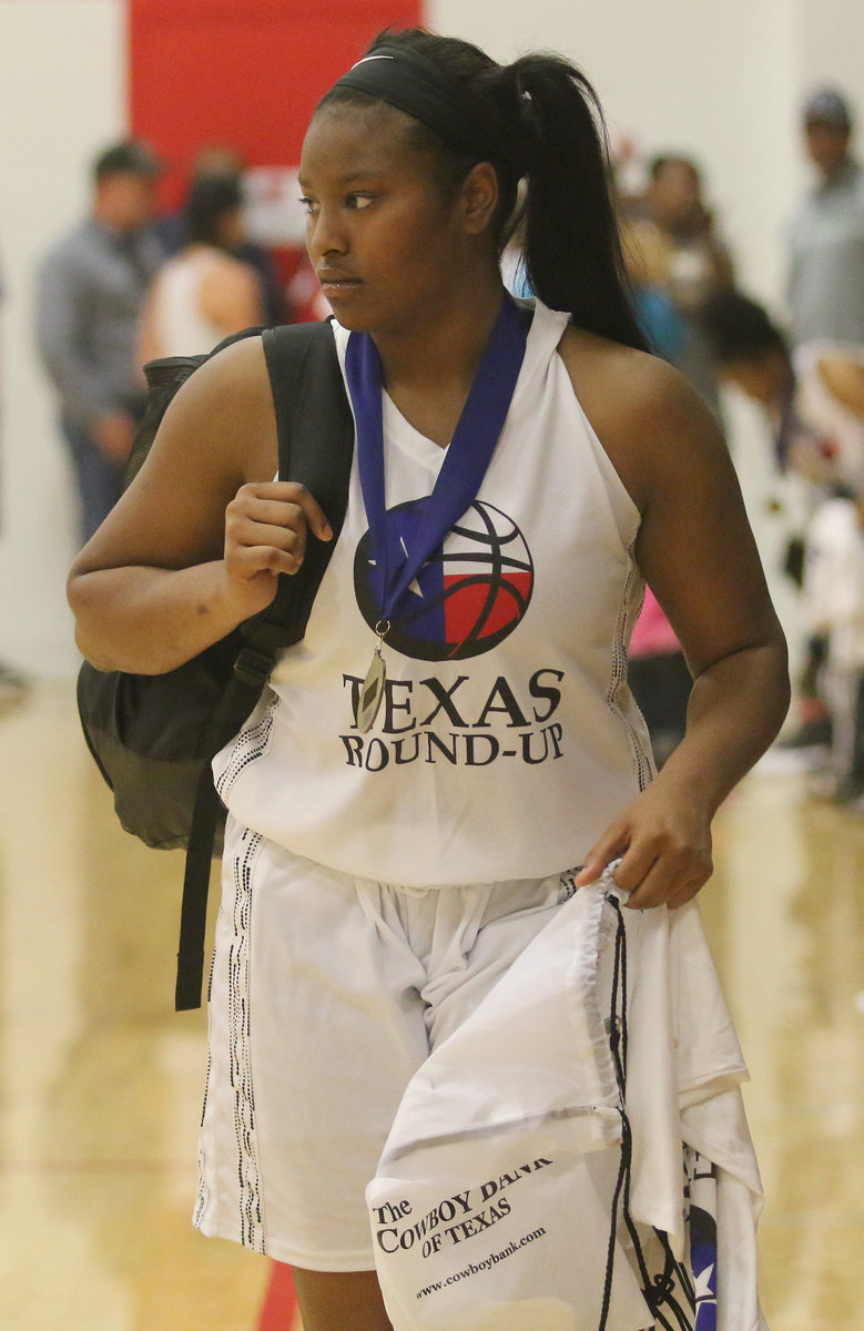 Image: Italy’s Aarion Copeland walks off after a successful outing during the 2017 Maypearl Texas Roundup.